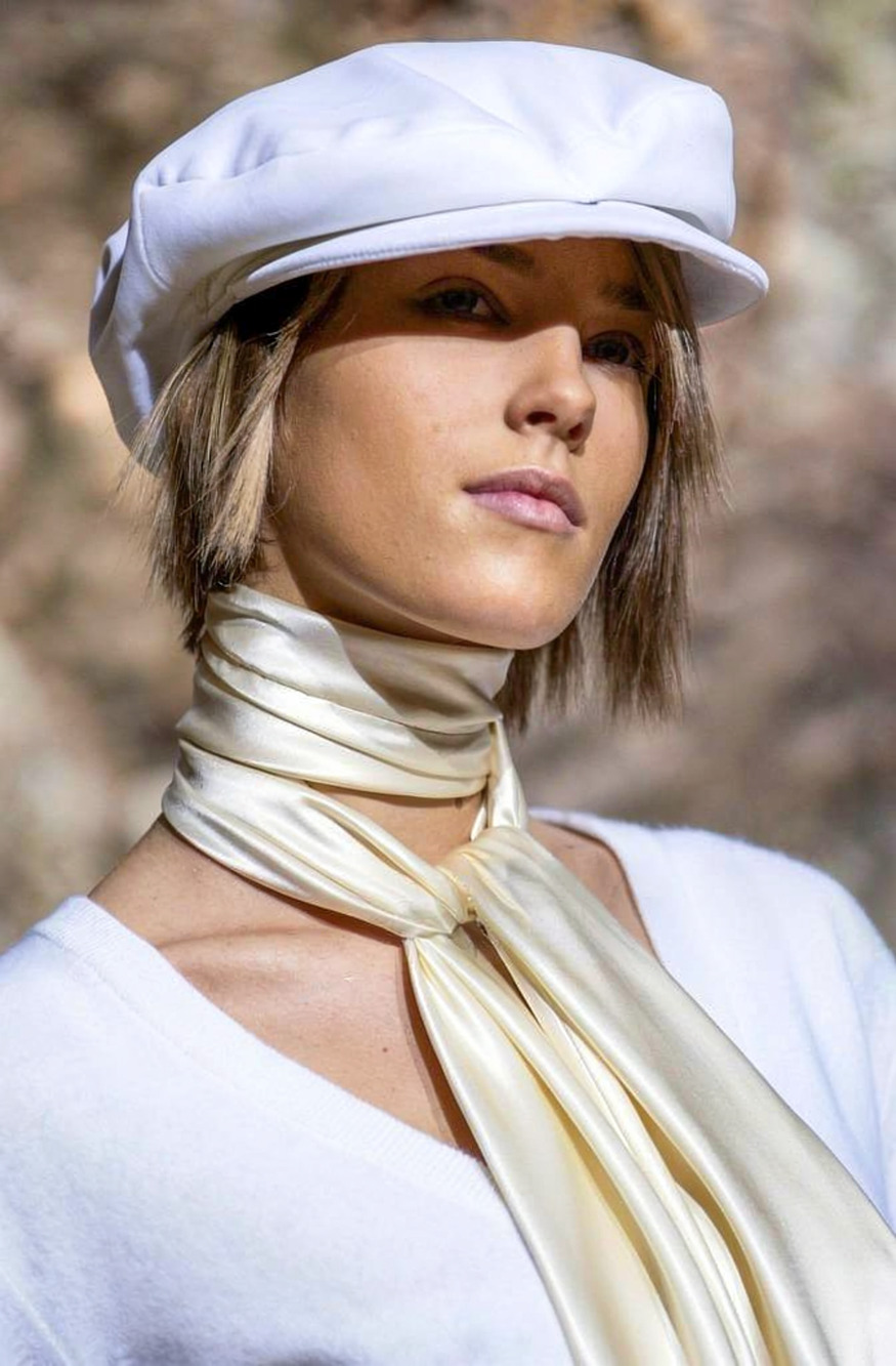 Dolce & Gabbana FW02 Runway Archival Ivory Silk Knotted Fringe Skinny Scarf NWT